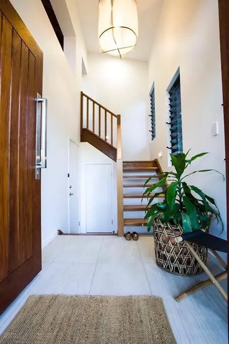 The Retreat, Family Home ~ Pool & Quiet Location Sunshine Beach Australia