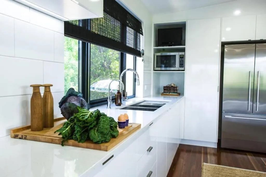 The Retreat, Family Home ~ Pool & Quiet Location Sunshine Beach Holiday home